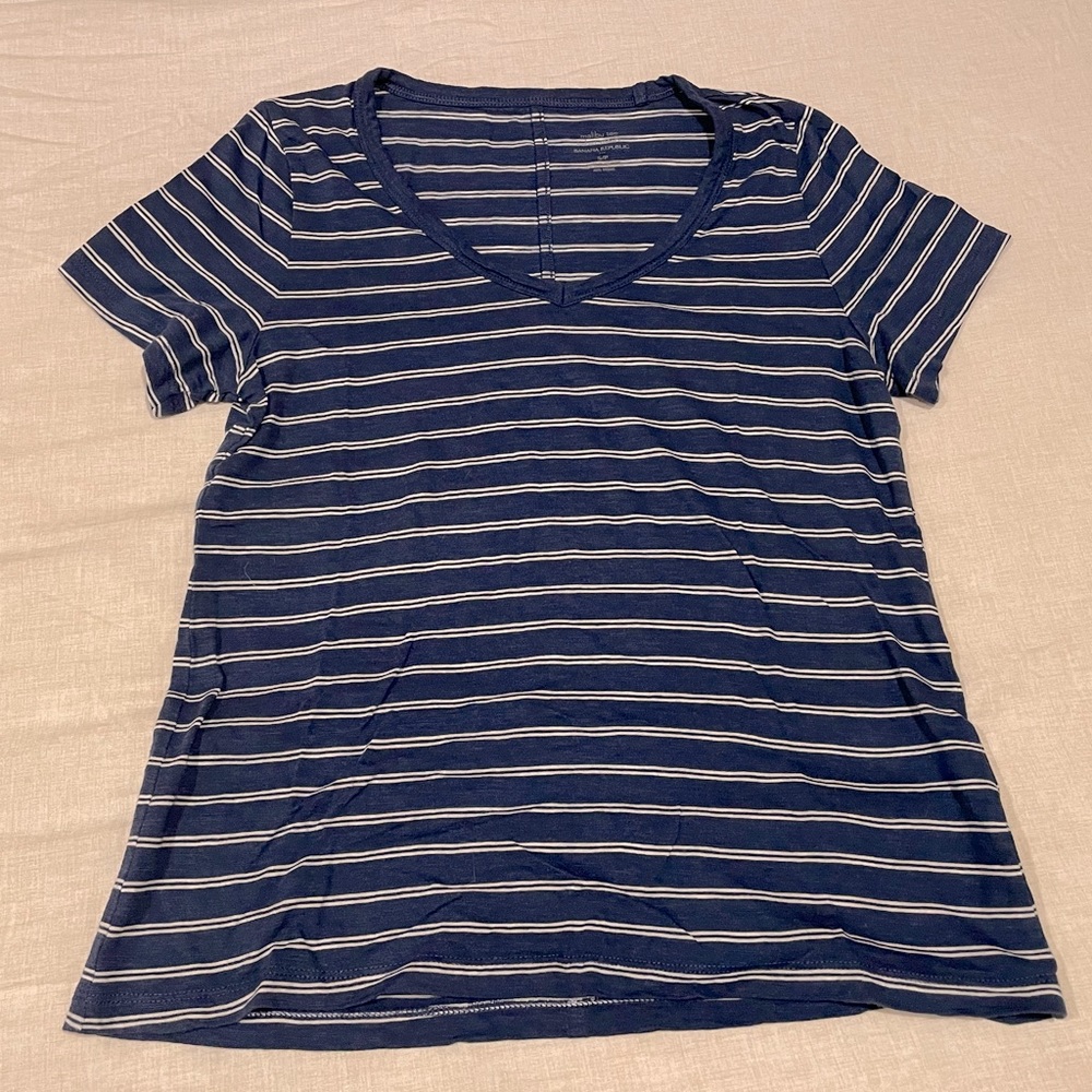 Banana Republic T-Shirt Size Small